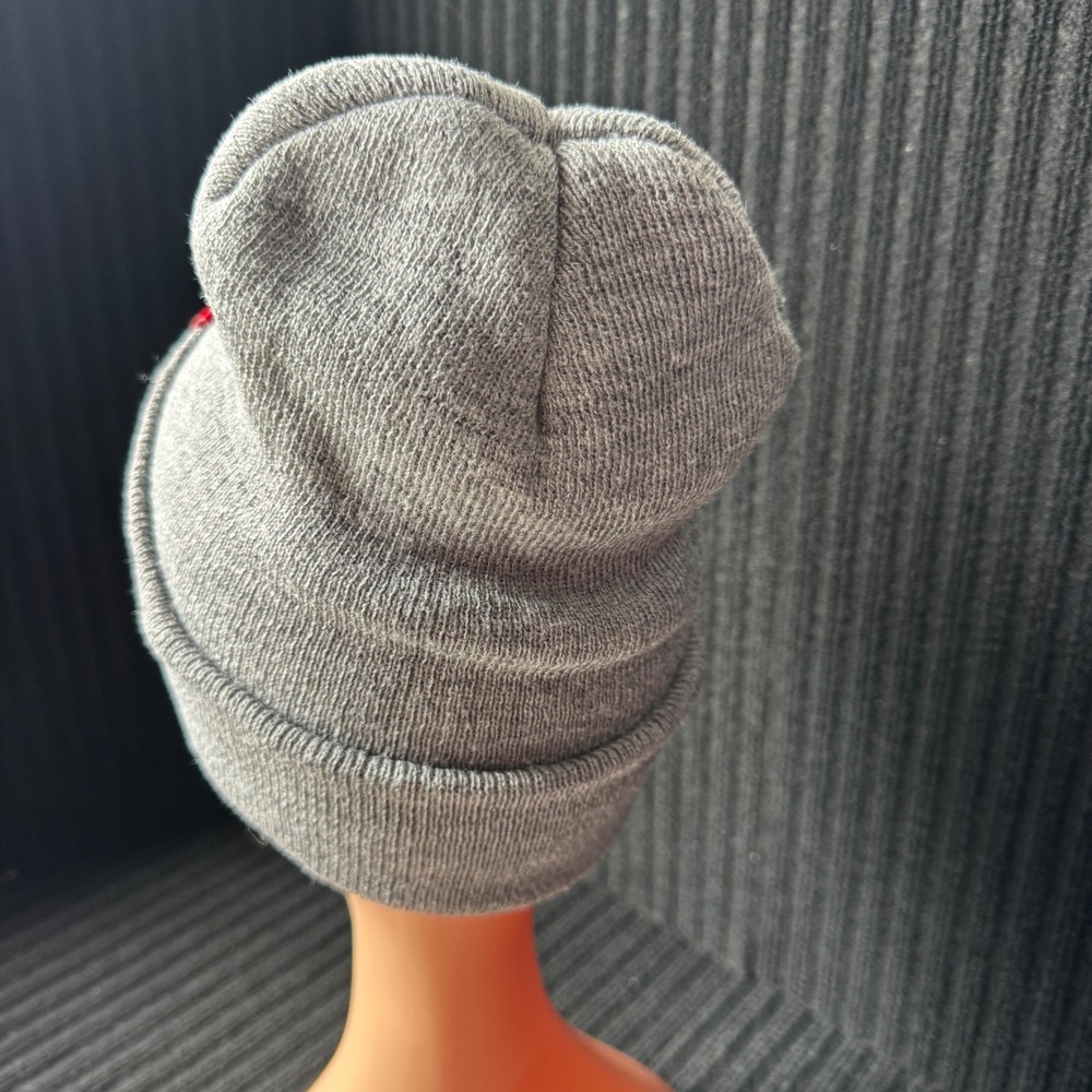 Tesla Grey Knit Cuffed Mens Beanie Hat with Red Logo Tag - Picture 3 of 6